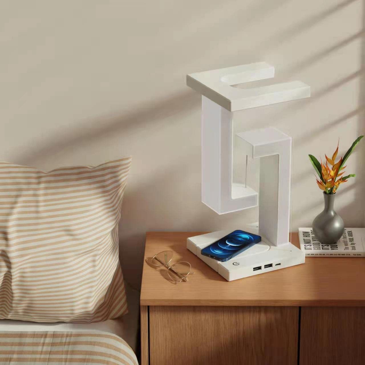クリエイティブなスマートフォンワイヤレス充電サスペンションテーブルランプバランスランプフローティングホームベッドルーム